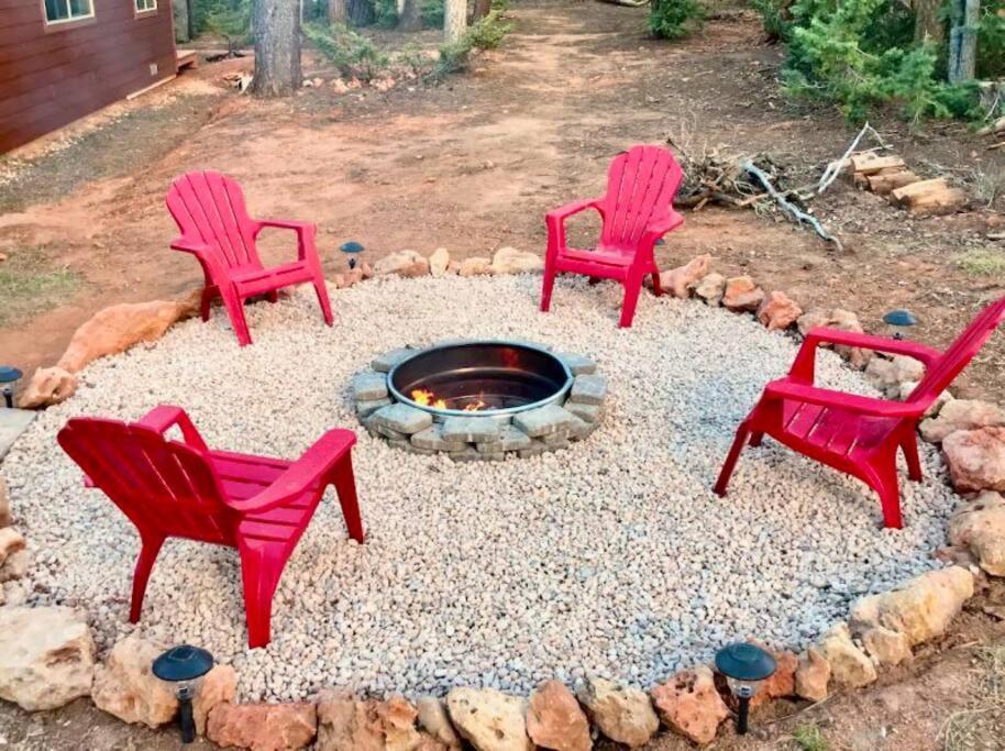 Lovely Log Cabin With Fire Pit! Duck Creek Village Εξωτερικό φωτογραφία